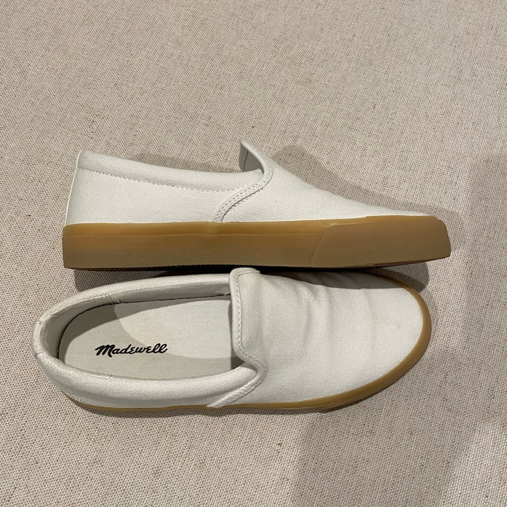 Sidewalk Slip-On Sneakers in Recycled Canvas size 8.5